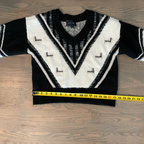 Line and Dot Helena Sweater - Picture 6 of 7